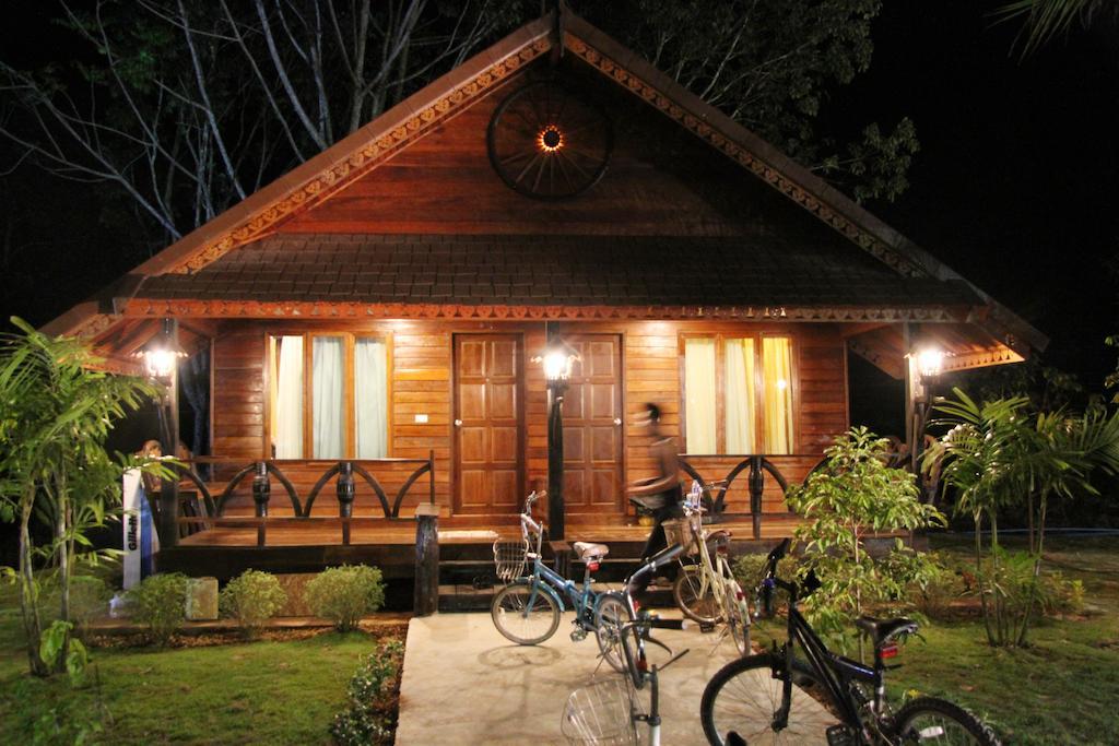 Burilamplai Resort Thung Yai Bilik gambar
