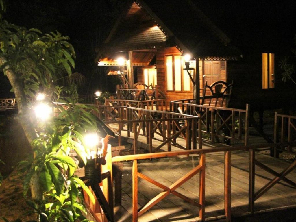 Burilamplai Resort Thung Yai Luaran gambar