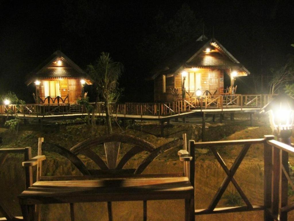 Burilamplai Resort Thung Yai Luaran gambar
