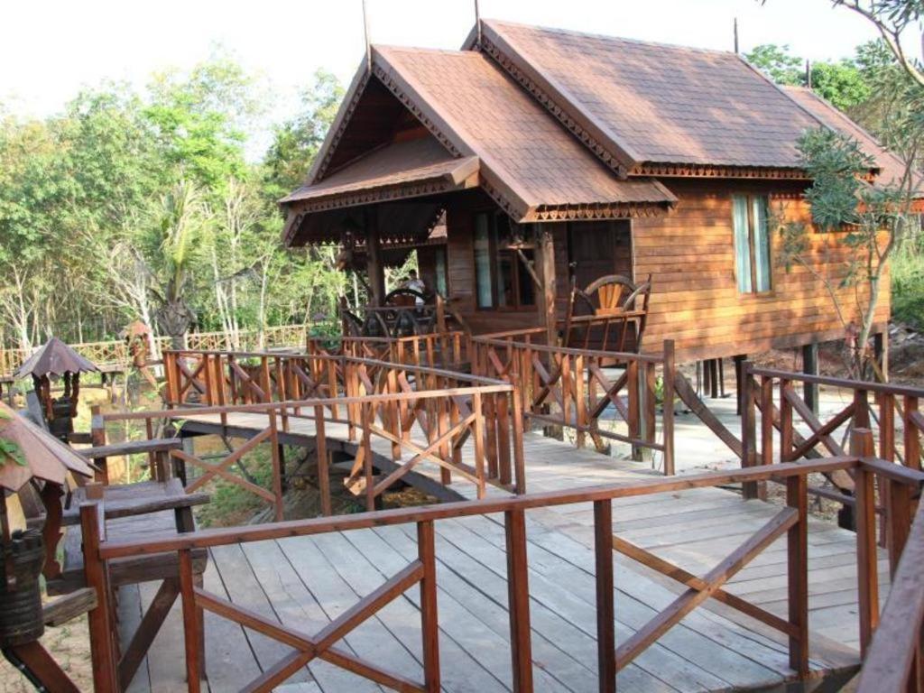 Burilamplai Resort Thung Yai Luaran gambar
