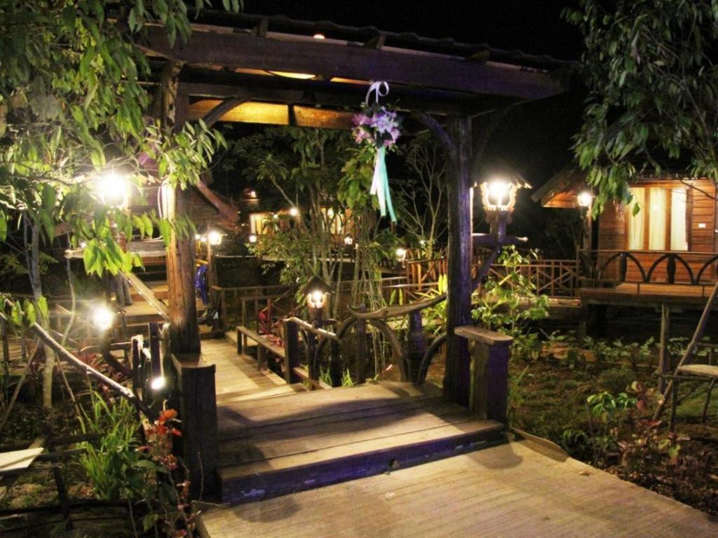 Burilamplai Resort Thung Yai Luaran gambar