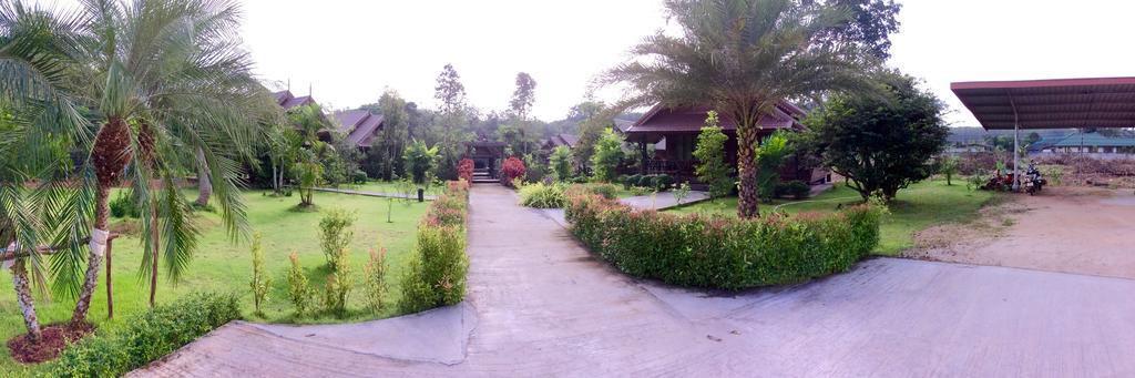 Burilamplai Resort Thung Yai Luaran gambar